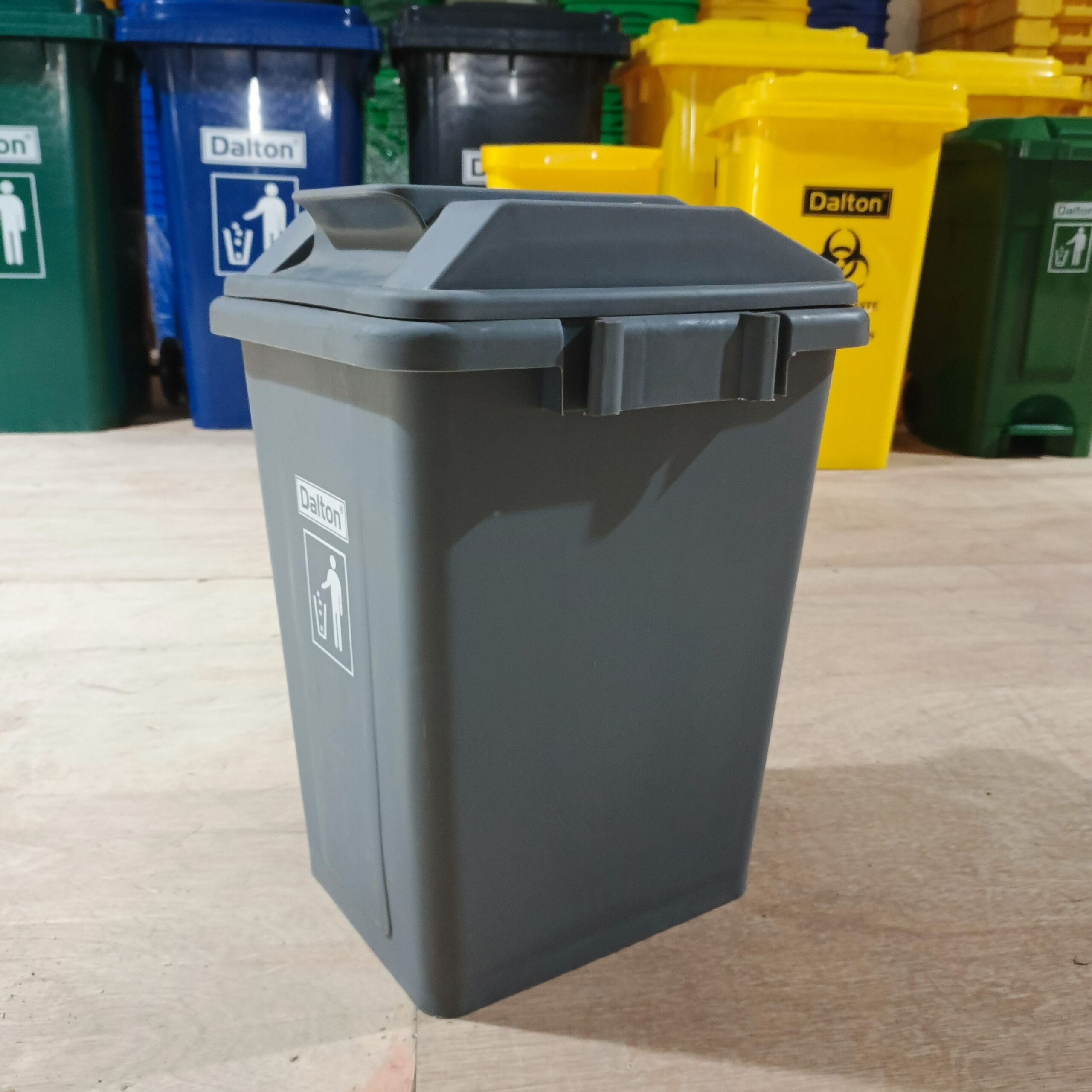 Tempat Sampah Dalton 30 Liter Plastik HDPE Tempat Sampah Dalton 30 Liter Plastik HDPE - Gambar 7